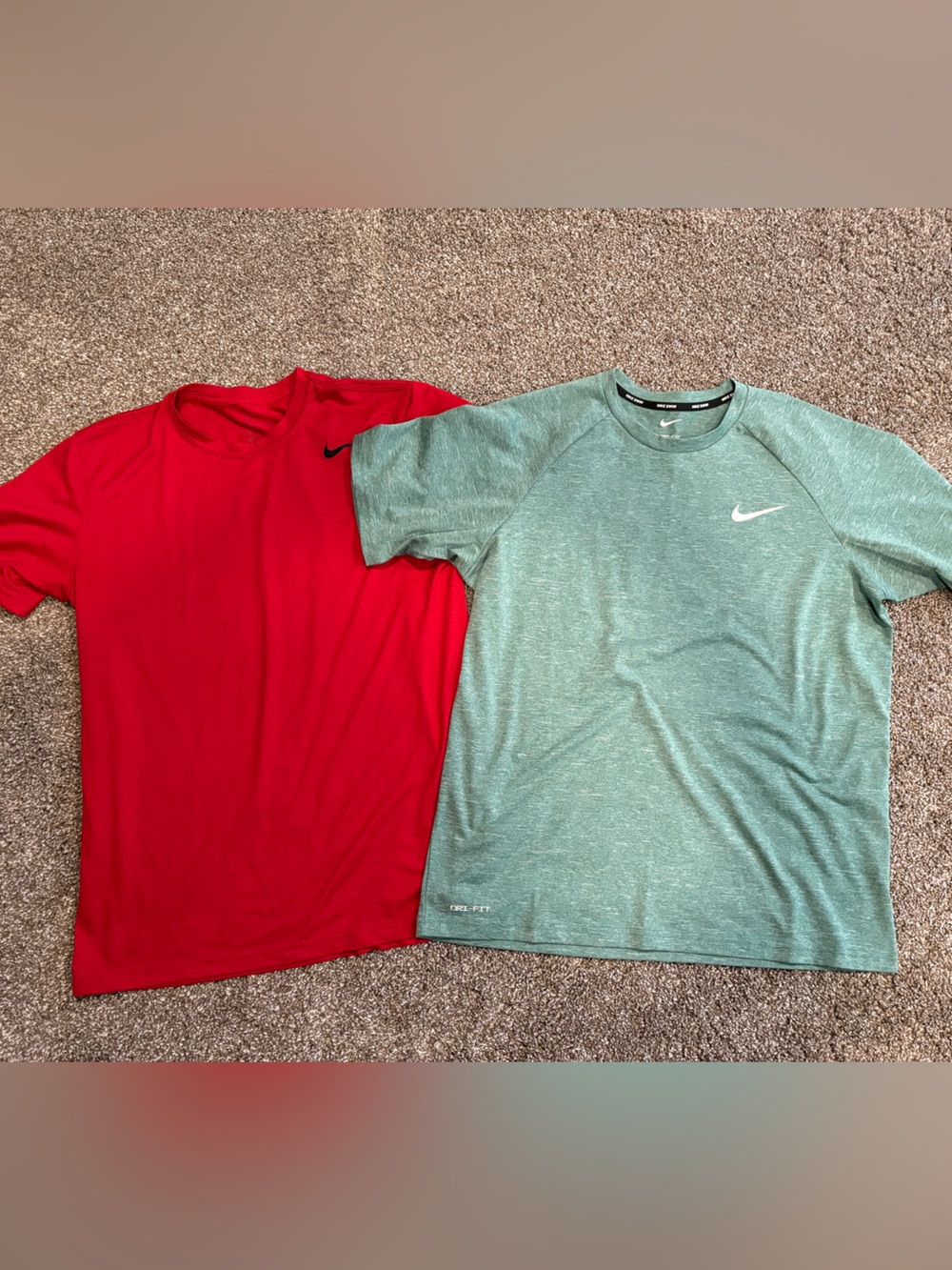 Nike Men's Red and Green Athletic T-Shirts